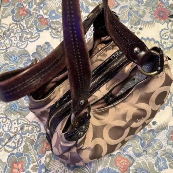 2010 Coach Signature Madison OP Art Maggie Hobo Handbag w/ Gold Hangtag 14305 - Picture 3 of 15